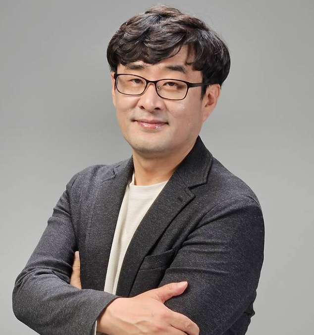 강인욱